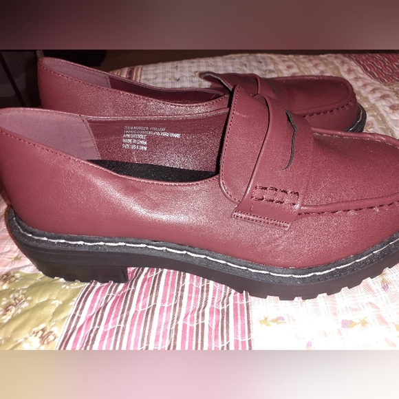 Woman's Torrid shoes - Picture 2 of 3